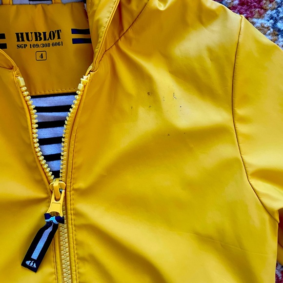 Kids 4 to 5t super cute raincoat. - Picture 5 of 6